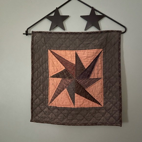 Rustic quilt wall hanging - Picture 2 of 2
